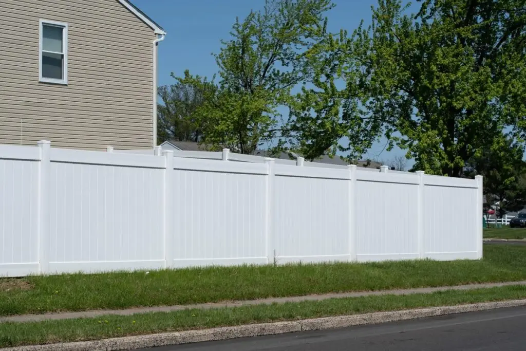 Vinyl Fence Colors To Consider In 2024
